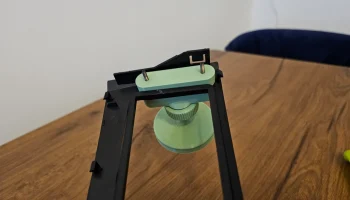 Поддержка magsafe на панели автомобильного радио 3