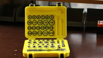 Компактный футляр для набора головок DeWalt 1/4 дюйма 1