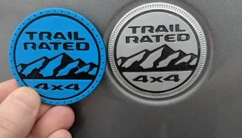 Накладка значка Jeep Wrangler JL Trail Rated 2018