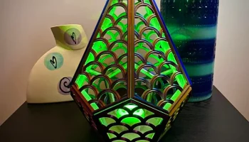 Лампа из рыбьей чешуи 2