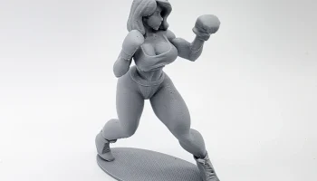 Женская фигурка боксера