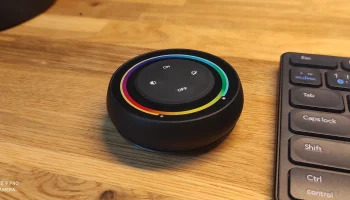 Полностью регулируемая световая панель монитора с RGB 8