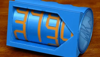 Поворотные цифровые часы с перекрывающимися сегментами 3