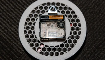 HexCore Clock - минимальные легкие настенные часы 2