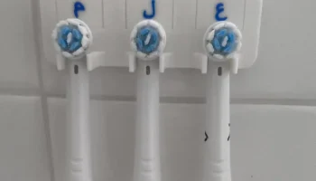 3 или 4 настенных держателя для головки зубной щетки Oral... 3 или 4 настенных держателя для головки зубной щетки Oral...