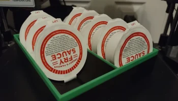 Знаменитая подставка для соуса для жарки Freddy's...