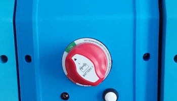 Victron Energy Smart Shunt 500A + Переключатель батареи ... Victron Energy Smart Shunt 500A + Переключатель батареи ...