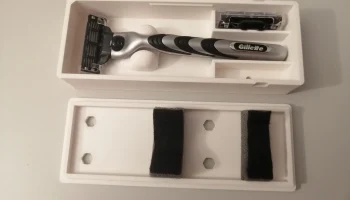 Дорожный футляр для бритвы Gillette Mach3 Дорожный футляр для бритвы Gillette Mach3