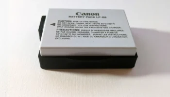 Крышка батарейного отсека камеры Canon 1