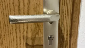 Aqara Smart Lock U200 - адаптер для монтажа на дверь 1