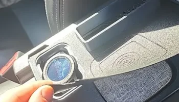 Subaru Outback 2015-2019 (Gen 5) Беспроводное зарядное у... 1
