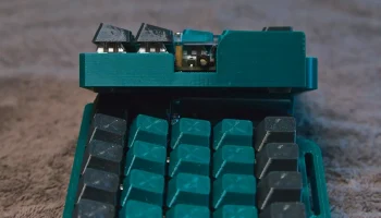 Чехол для клавиатуры Helix с натяжением 3