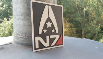Магнитная табличка Mass Effect N7 2