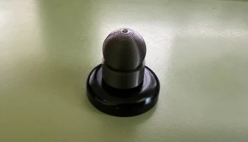 Магнитный держатель для телефона...... 1