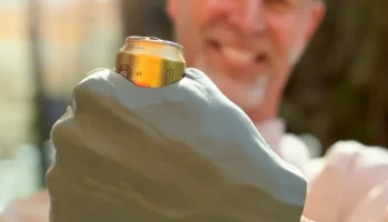 Халк Кулак Держатель банки