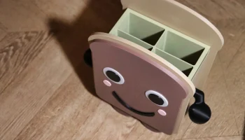 TOASTY - Pen Holder 2