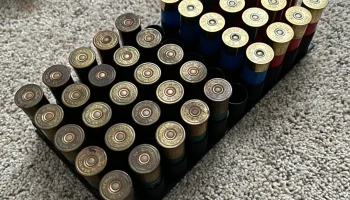 Патроны 12 калибра вмещают 50 патронов....... 1