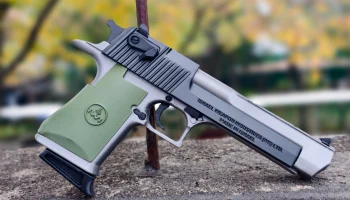 Игрушечная модель пистолета Desert Eagle