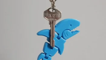 Гибкий брелок Tiny Shark