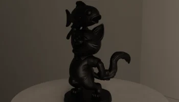 Кошка, несущая рыбу 1