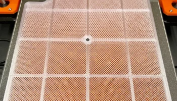 Контейнеры с осушителем для золотникового бака...