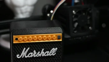 Коробка в виде усилителя Marshall 4