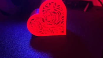Подарочная коробочка с сердечками