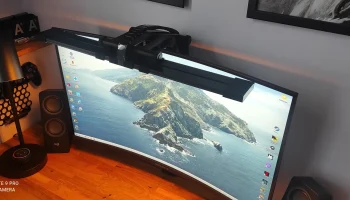 Полностью регулируемая световая панель монитора с RGB 1
