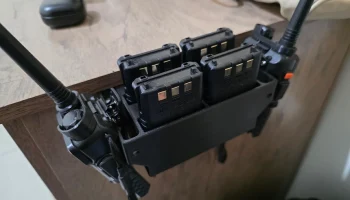 Настенное крепление Baofeng UV-5R - вмещает 4 батареи и ... 1
