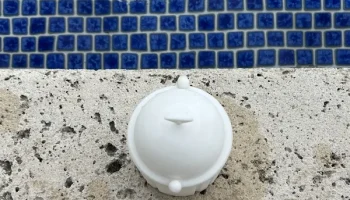 Chlorine tablet pool bobber 4