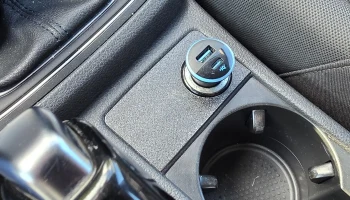 Держатель карты/крышка слота на центральной консоли VW G...