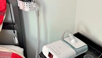 Магнитный держатель для маски CPAP.......... 9