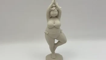 Фигурка купающейся женщины
