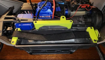 Крепления для ремня аккумулятора Traxxas Maxx v2 1