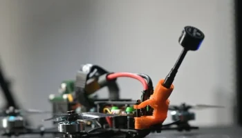 Держатель антенны Quadmula Siren F3 SMA