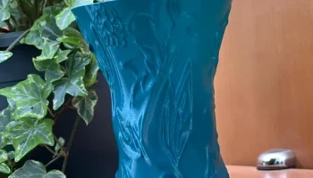 Изогнутая ваза для цветов 1
