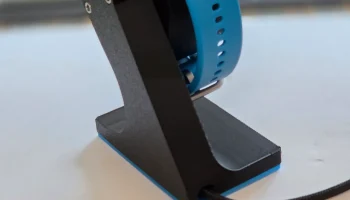 Подставка для зарядки и дисплея Pebble Time 2............... 1