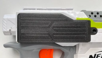 Расширенные дверцы батарейного отсека Stryfe