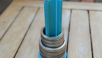 Ваза для хранения с кольцом на крышке консервной банки...