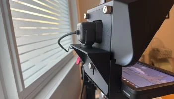 L-образный кронштейн Elgato Prompter для Logitech StreamC... L-образный кронштейн Elgato Prompter для Logitech StreamC...