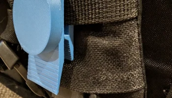 Запирающийся зажим Molle с дополнительным магнитным держа... 1