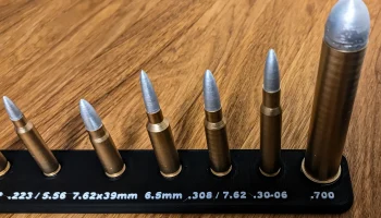 Специальная подставка для боеприпасов...... 4