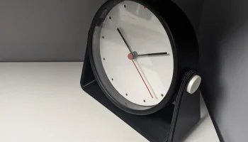 Подставка для часов Ikea Gnissla Подставка для часов Ikea Gnissla