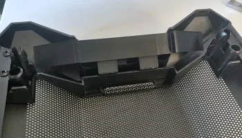 Lian Li Lancool II Mesh Front Panel Plug 1