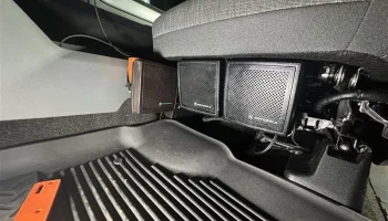 Крепление динамика Motorola F-150 14-го поколения Крепление динамика Motorola F-150 14-го поколения
