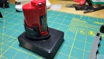 Батарея Milwaukee M12 Foot 4