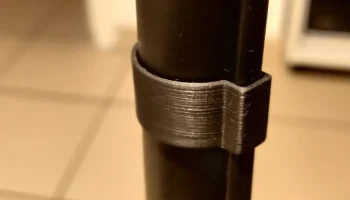Simple cable clip