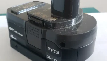 Магнитный адаптер для аккумулятора Ryobi...... 2
