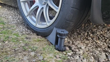 Направляющая для шланга автомойки/роликовый упор для кол...