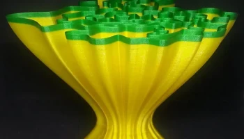 Волнистая коралловая ваза 2